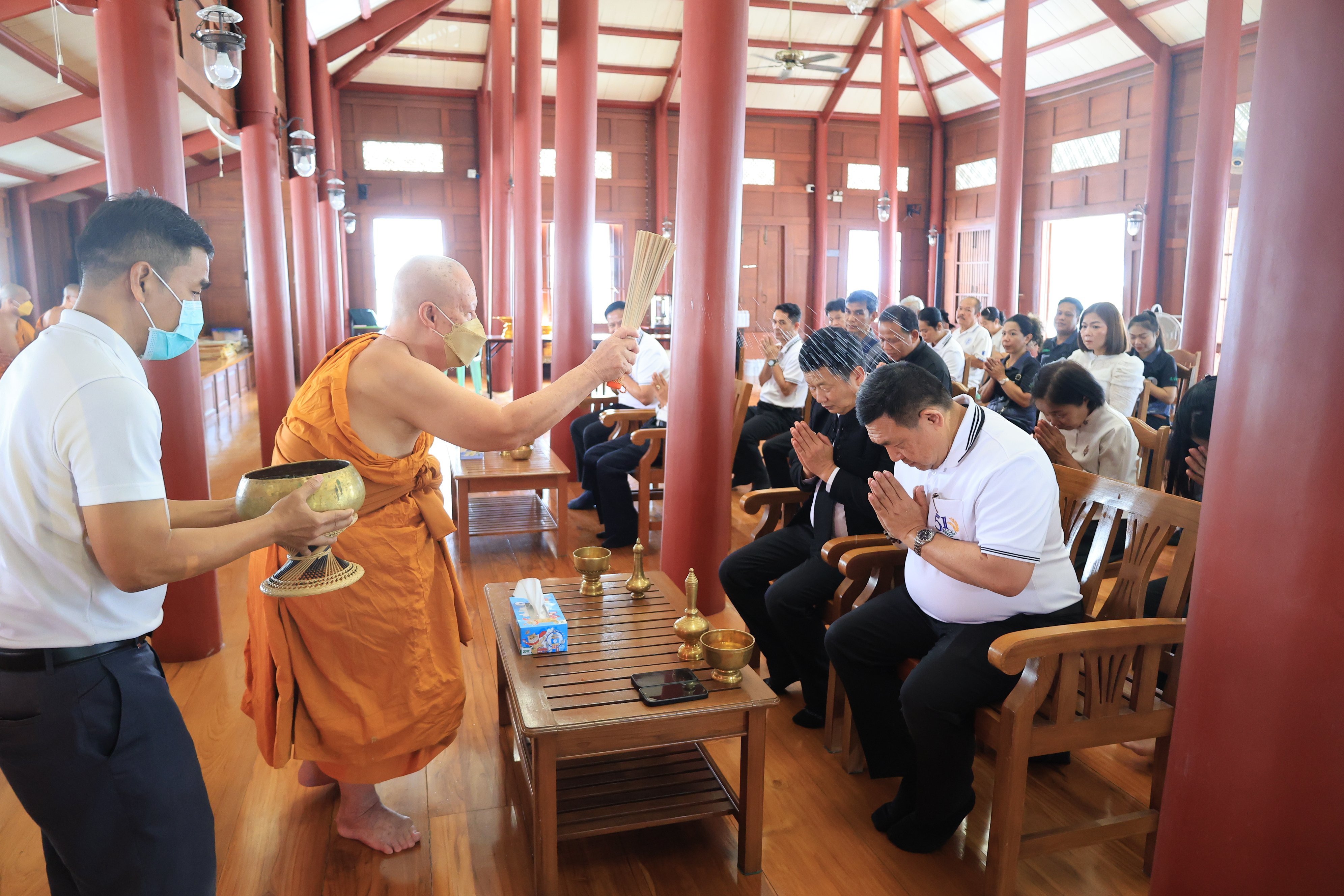 title - เลขาธิการ ส.ป.ก. เป็นประธานในพิธีทำบุญถวายสังฆทานอุทิศส่วนให้พี่น้องช่างสำรวจผู้ล่วงลับ ประจำปี 2569 